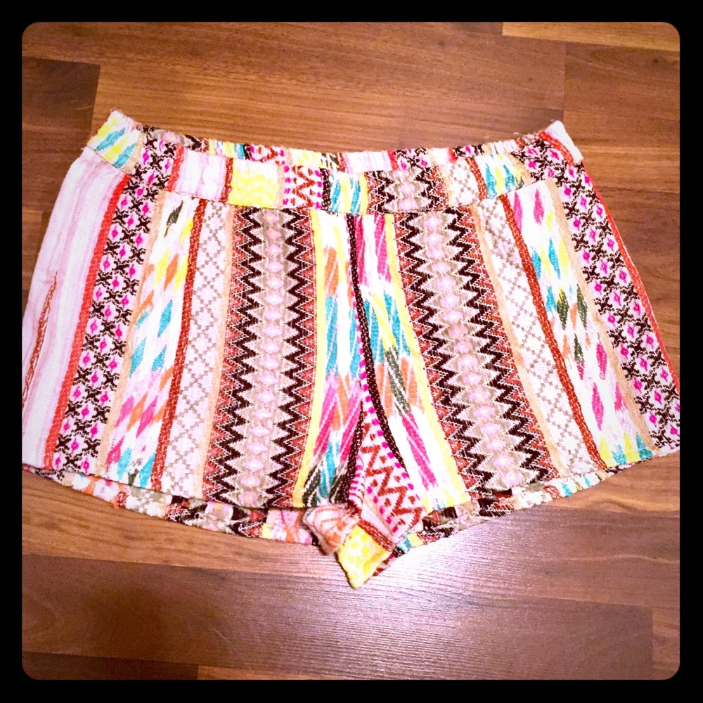 Boutique shorts stripe size large